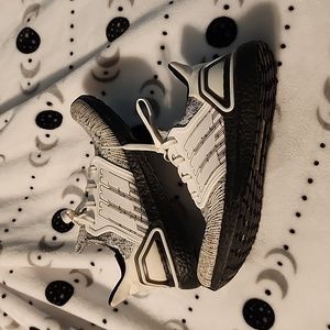 Adidas primeblue 8.5 ladies like good used condition